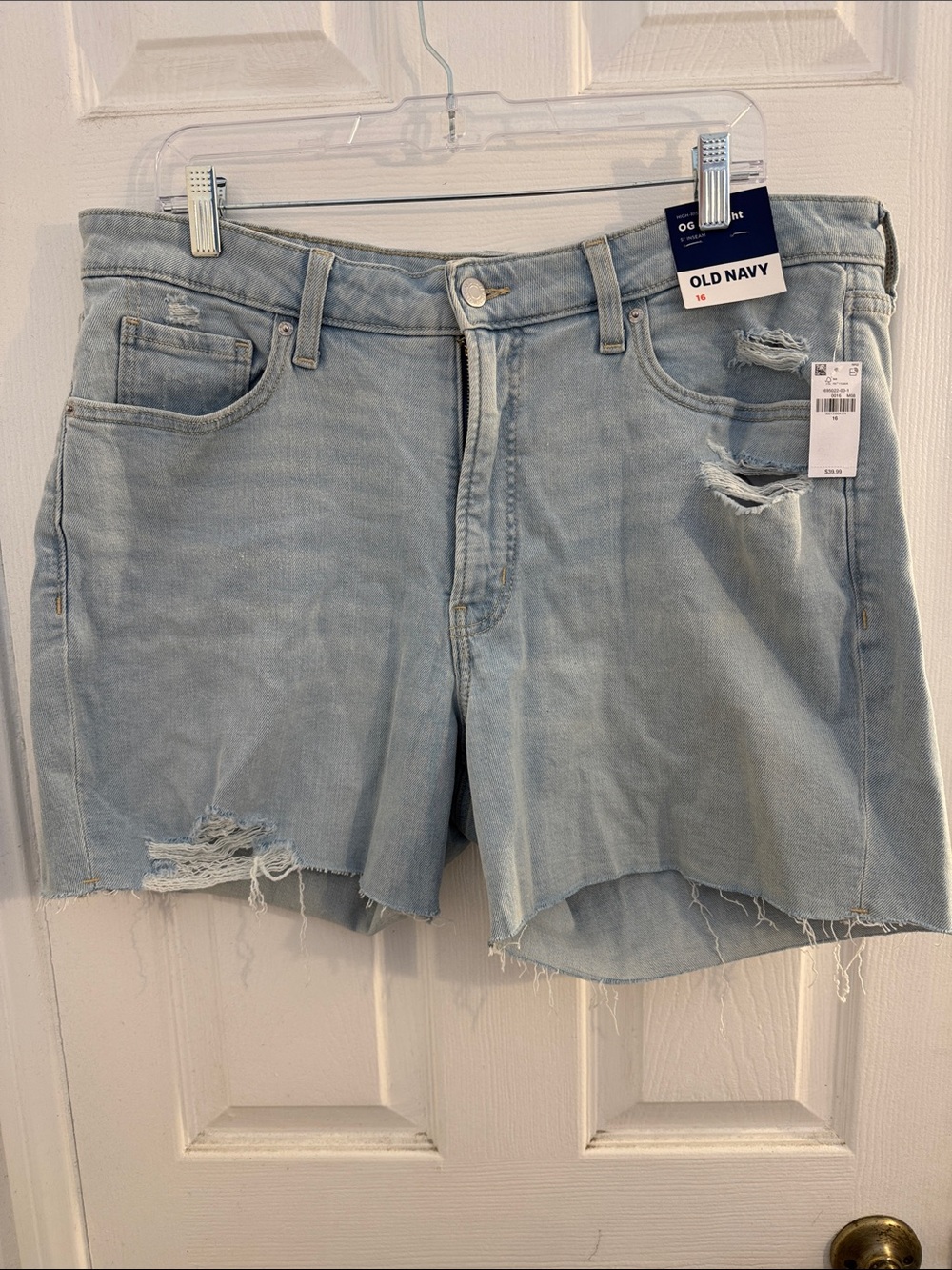 NWT Size 16 Old Navy Light Wash Distressed Denim Cutoff Shorts